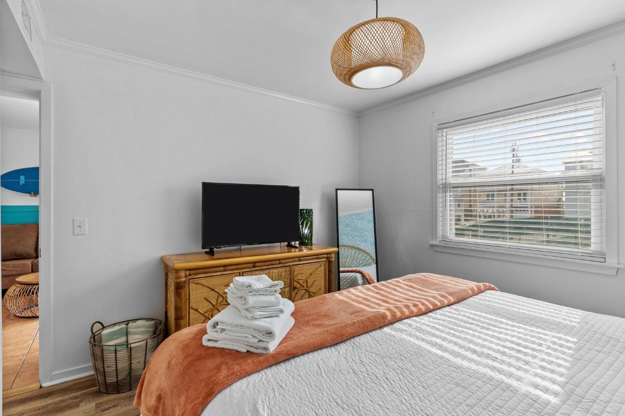 Hang Ten Hideaway, Pool, Condo, Parking - 6 Person Max Occupancy Carolina Beach Eksteriør bilde