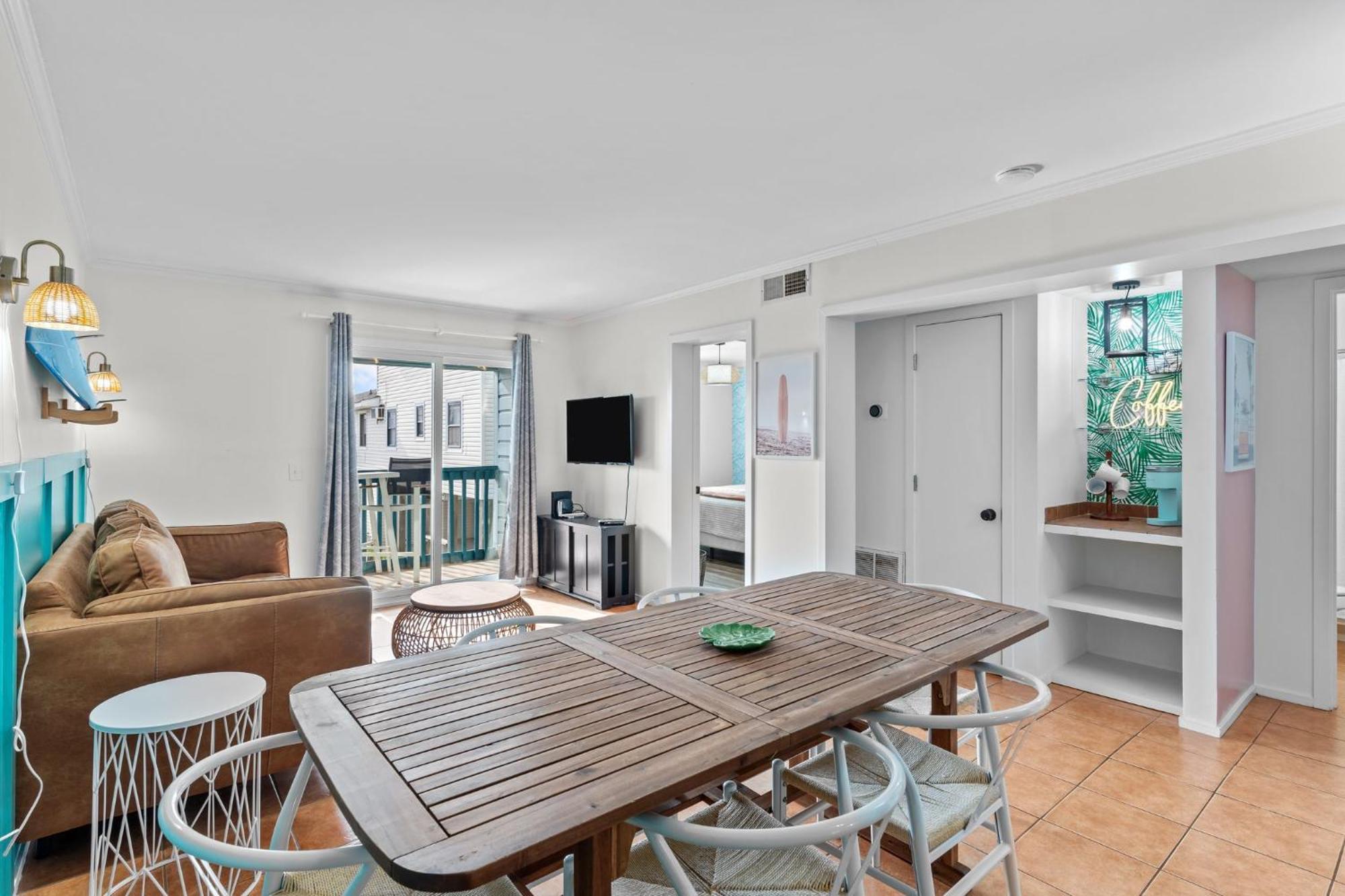 Hang Ten Hideaway, Pool, Condo, Parking - 6 Person Max Occupancy Carolina Beach Eksteriør bilde