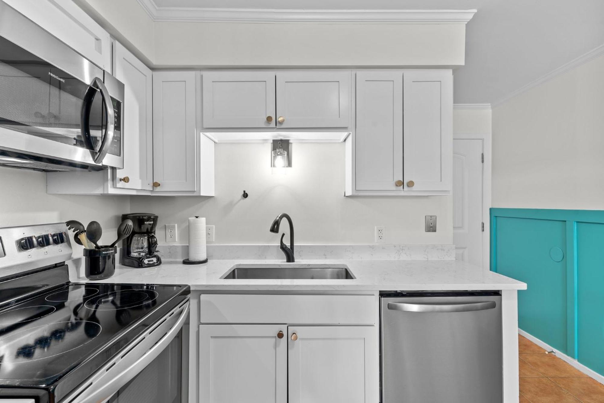Hang Ten Hideaway, Pool, Condo, Parking - 6 Person Max Occupancy Carolina Beach Eksteriør bilde